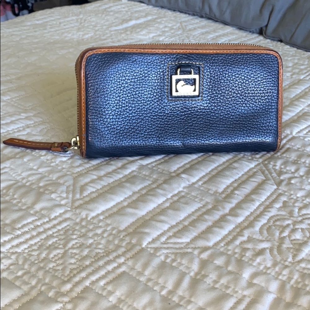 Dooney Bourke wallet